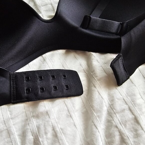 Uniqlo Wireless Bra 3D Hold - 2024 - Black - 34/36 B C - NWT - Picture 5 of 8